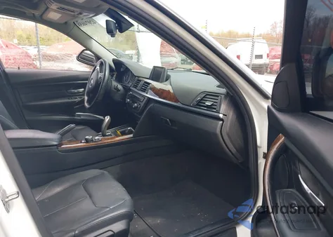 2015 BMW 328I xDrive z USA, uszkodzony, nr VIN WBA3B5C51FF960765